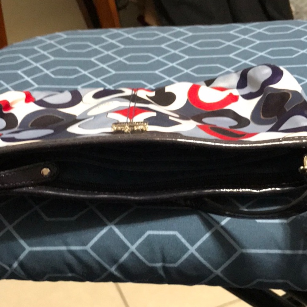 Coach multi color wristlet, satin inside and outside. Leather strap - Picture 3 of 5